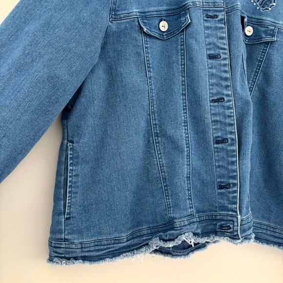 Alfred Dunner Butterly Embellished Lightweight Denim Jacket Women's Size 16P - Picture 4 of 7